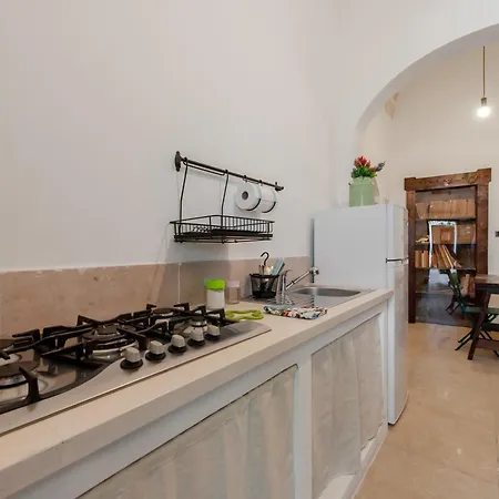 Apartment Guesthost - Palazzo Rolli La Stanza Della Libreria Galatone